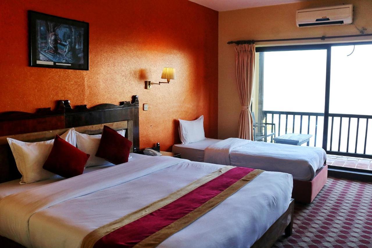 Hotel Chautari Pvt Ltd ナガルコット エクステリア 写真