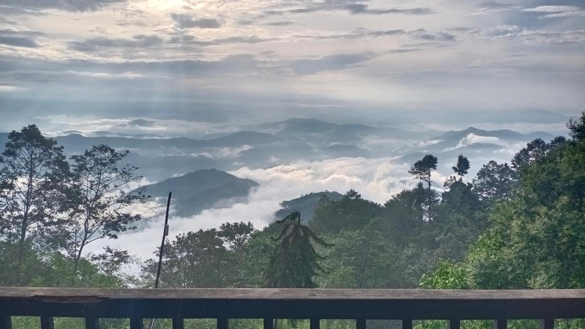 Hotel Chautari Pvt Ltd ナガルコット エクステリア 写真