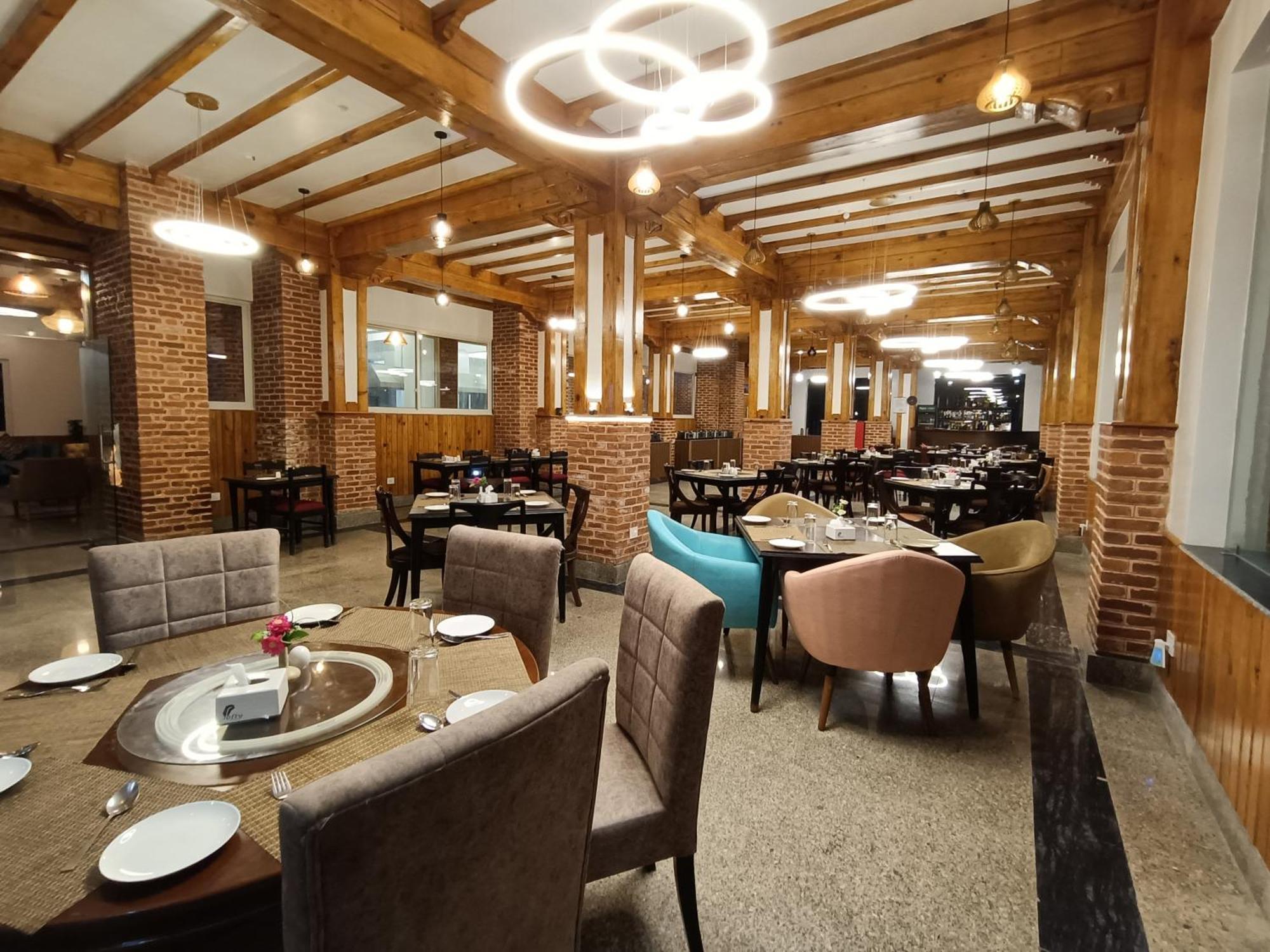 Hotel Chautari Pvt Ltd ナガルコット エクステリア 写真