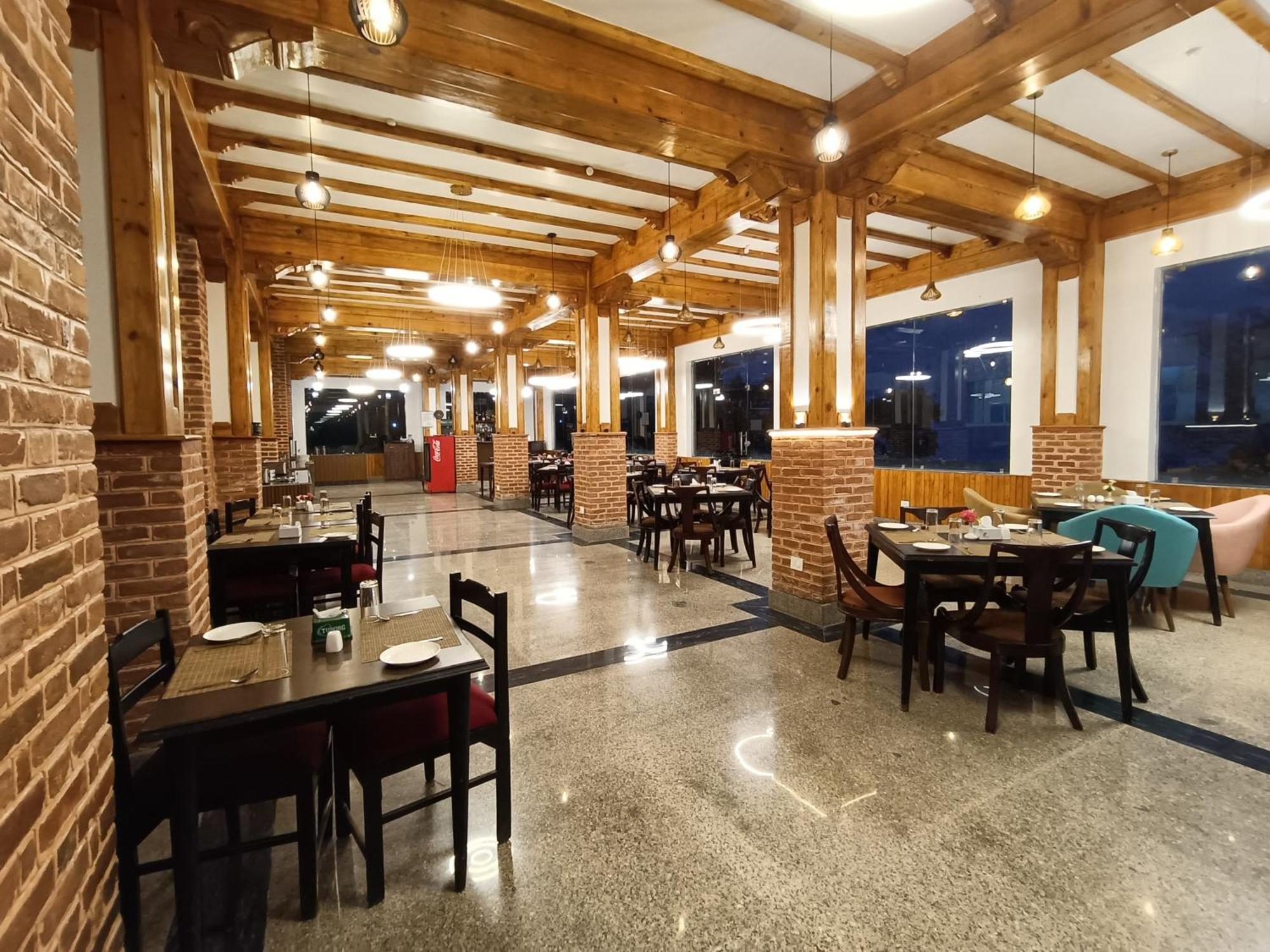 Hotel Chautari Pvt Ltd ナガルコット エクステリア 写真