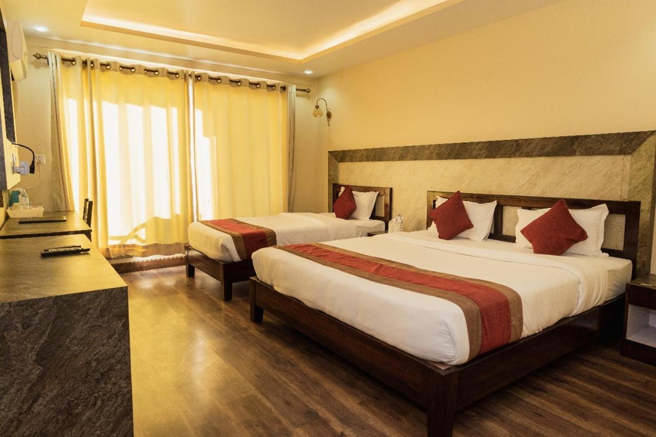 Hotel Chautari Pvt Ltd ナガルコット エクステリア 写真