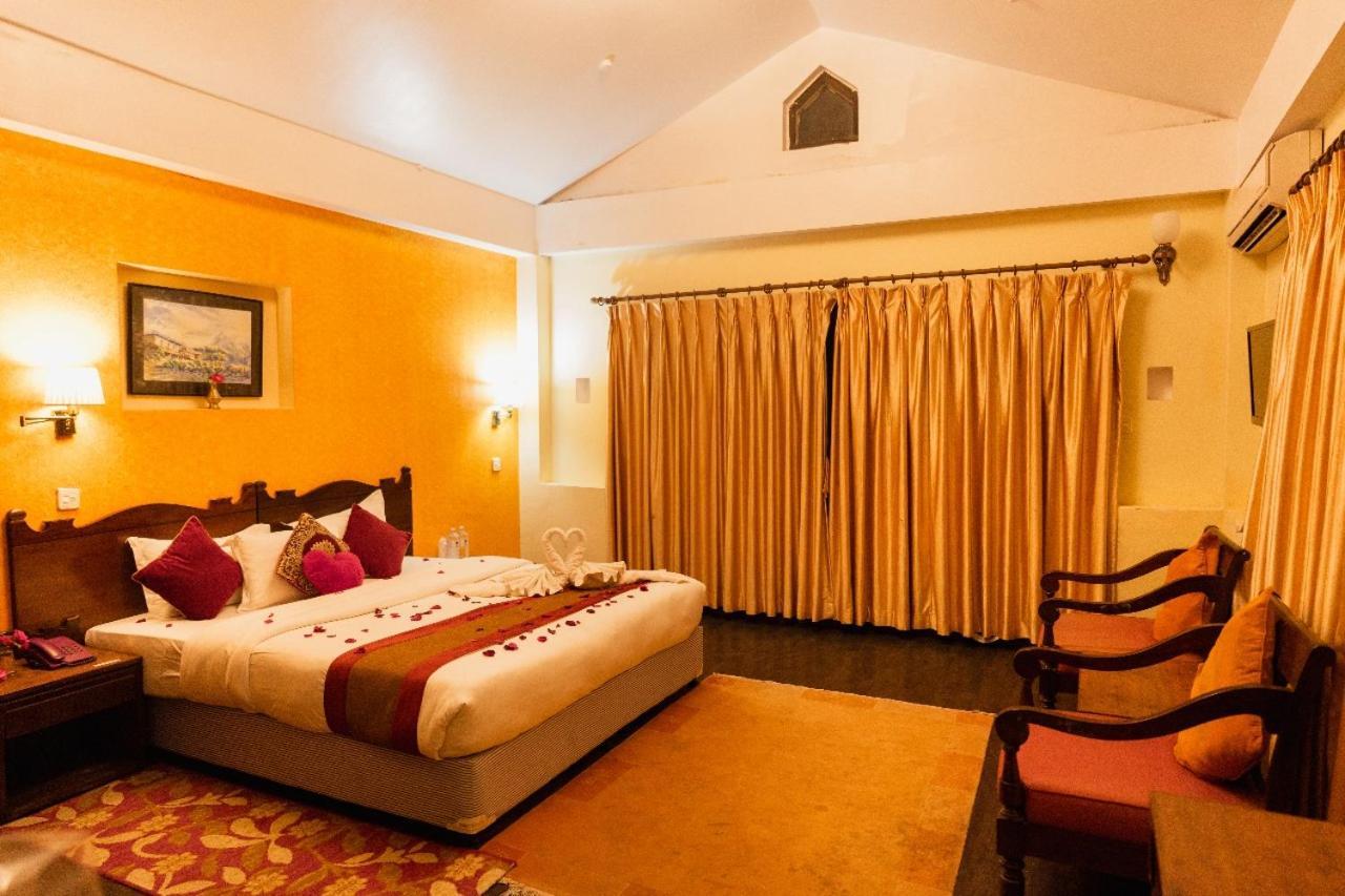 Hotel Chautari Pvt Ltd ナガルコット エクステリア 写真